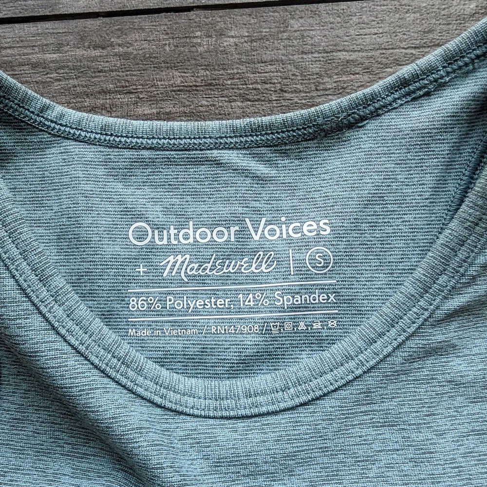 OUTDOOR VOICES x MADEWELL Athena Active Crop Top